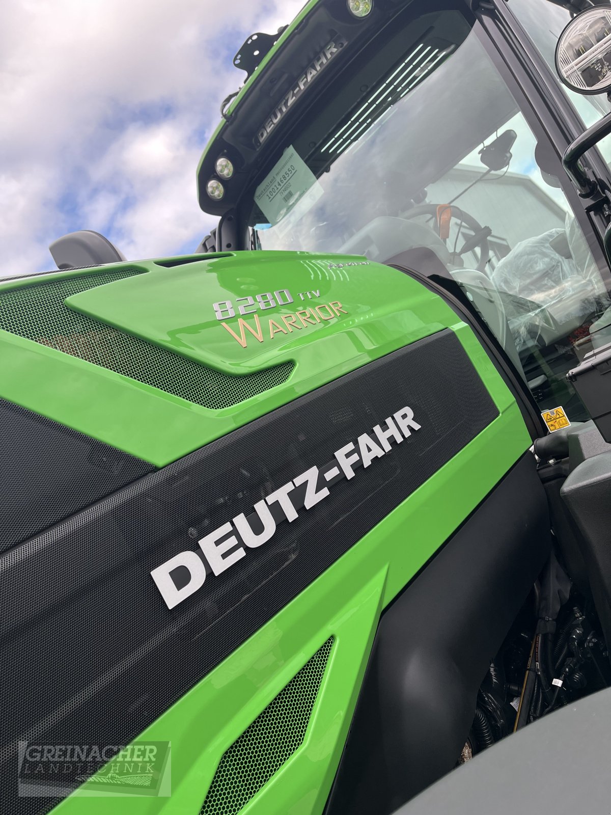 Traktor des Typs Deutz-Fahr Agrotron 8280 TTV, Neumaschine in Pfullendorf (Bild 4)