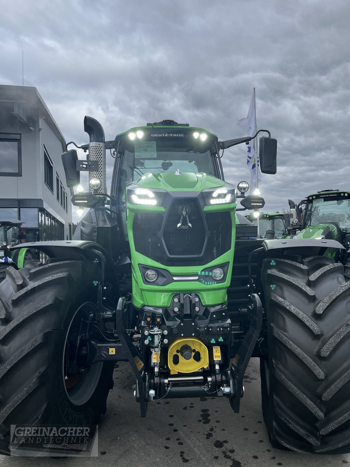 Traktor des Typs Deutz-Fahr Agrotron 8280 TTV, Neumaschine in Pfullendorf (Bild 11)