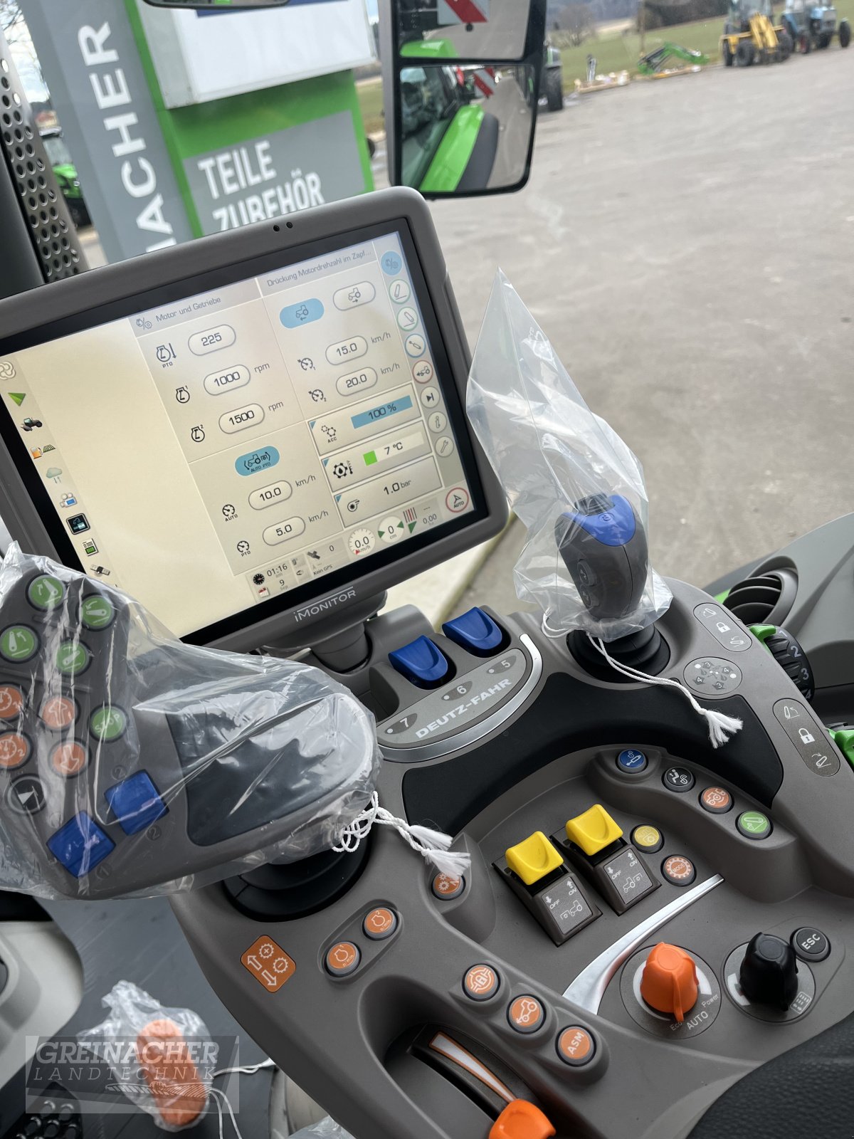 Traktor des Typs Deutz-Fahr Agrotron 8280 TTV, Neumaschine in Pfullendorf (Bild 13)