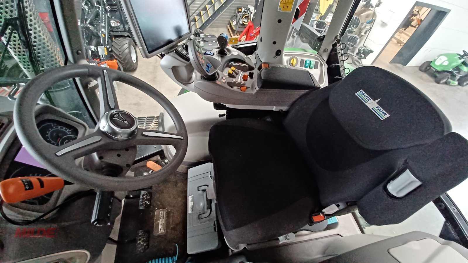 Traktor des Typs Deutz-Fahr Agrotron 8280 TTV, Gebrauchtmaschine in Creußen (Bild 11)