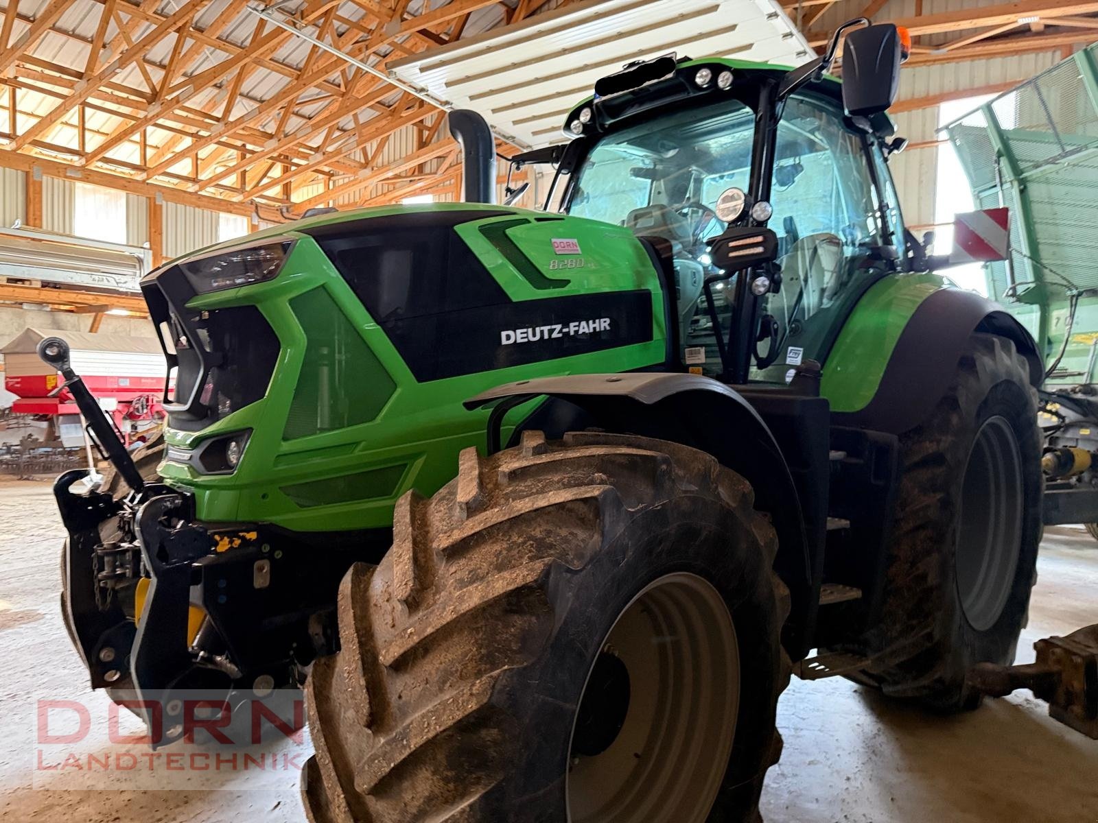 Traktor типа Deutz-Fahr Agrotron 8280 TTV, Gebrauchtmaschine в Bruckberg (Фотография 1)