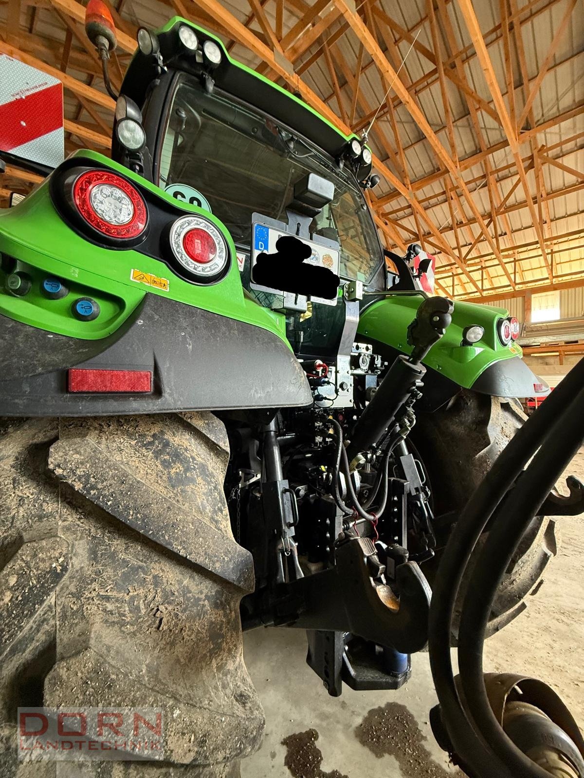 Traktor типа Deutz-Fahr Agrotron 8280 TTV, Gebrauchtmaschine в Bruckberg (Фотография 4)