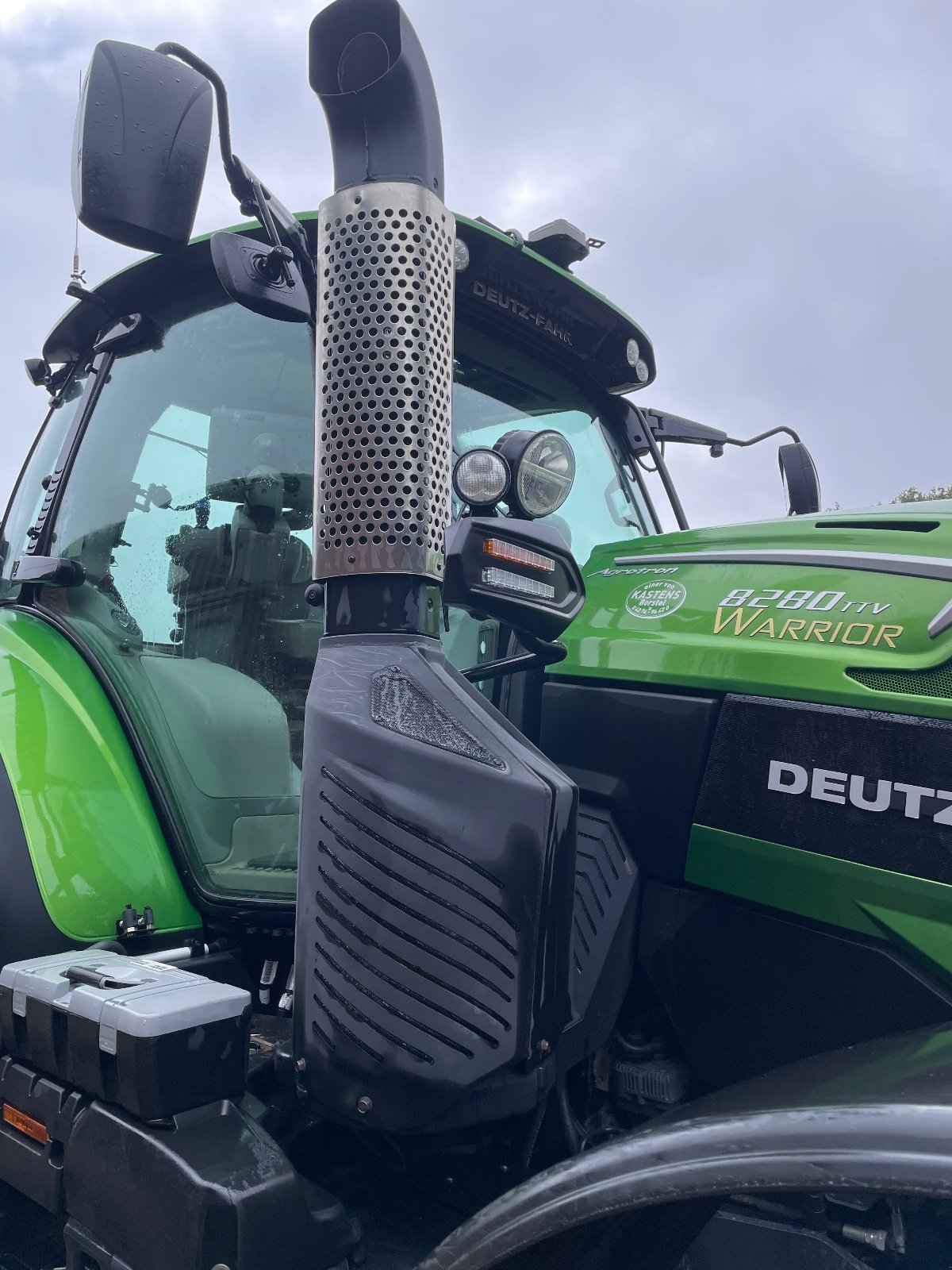 Traktor of the type Deutz-Fahr Agrotron 8280 TTV, Gebrauchtmaschine in Liebenau (Picture 3)