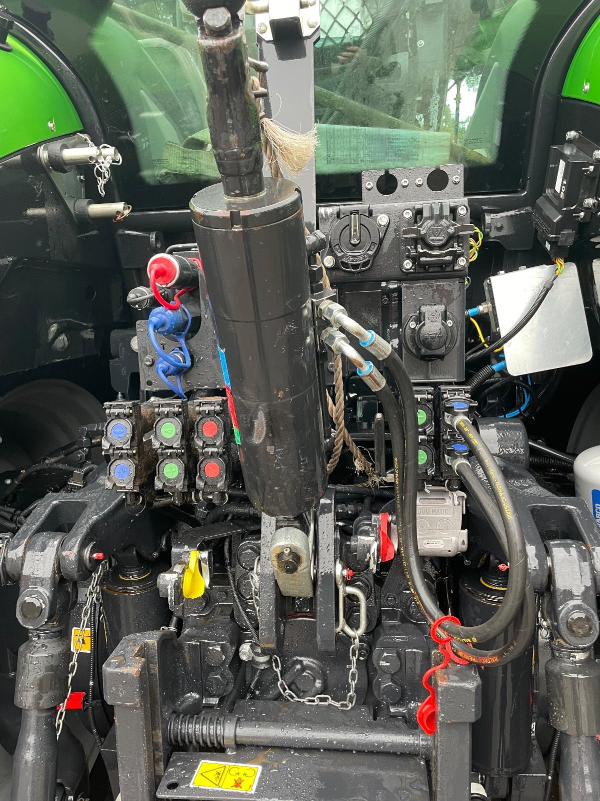 Traktor of the type Deutz-Fahr Agrotron 8280 TTV, Gebrauchtmaschine in Liebenau (Picture 11)