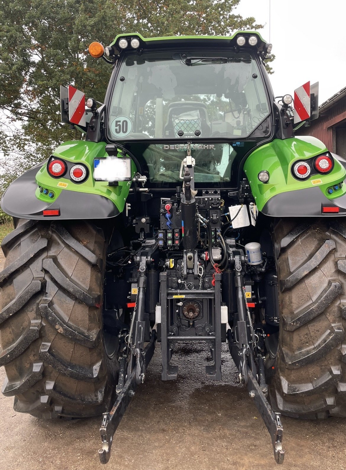 Traktor типа Deutz-Fahr Agrotron 8280 TTV, Gebrauchtmaschine в Liebenau (Фотография 2)