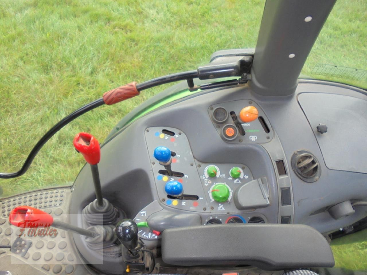 Traktor типа Deutz-Fahr AGROTRON 85 MK1, Gebrauchtmaschine в Taaken (Фотография 3)