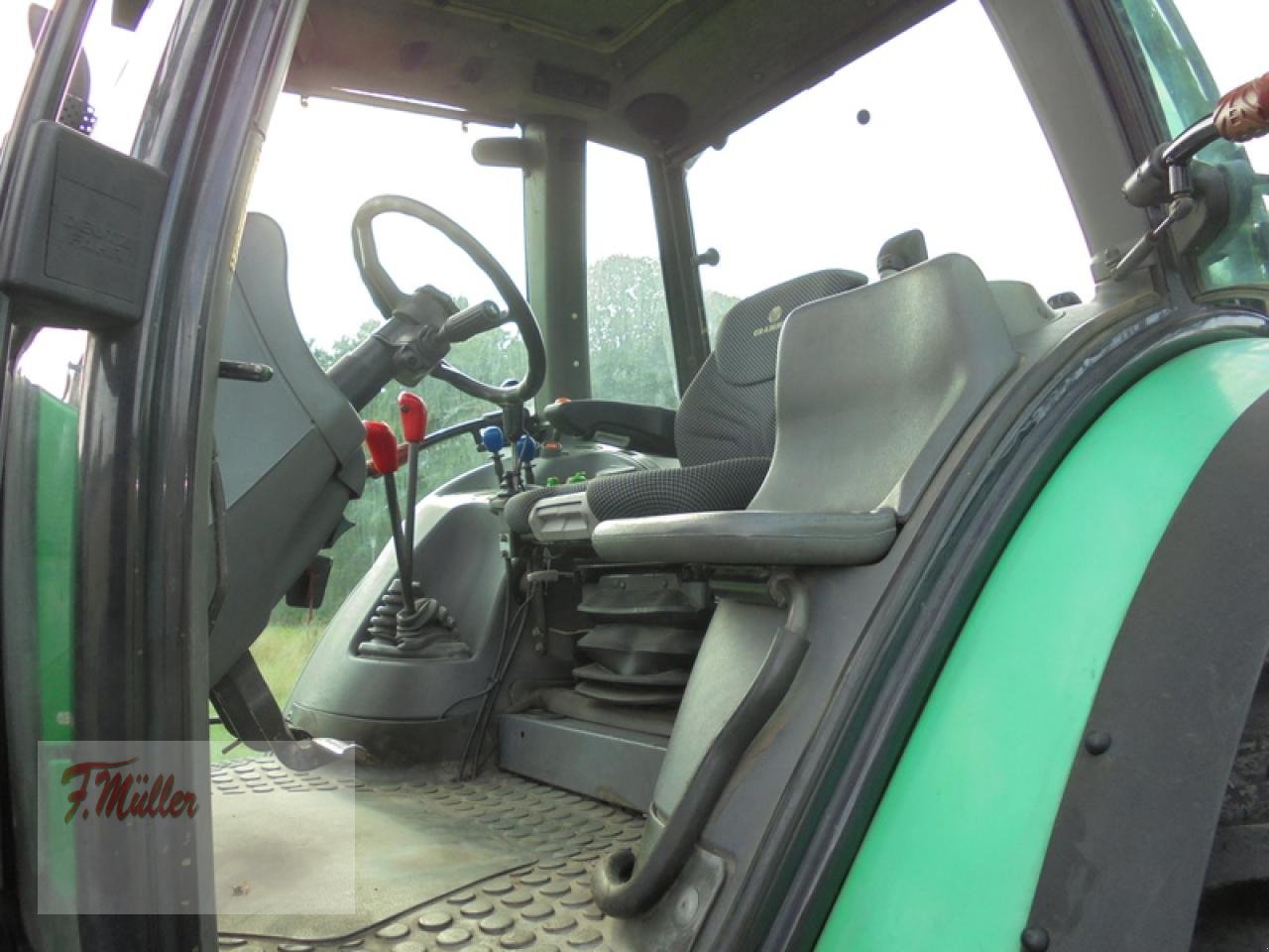 Traktor типа Deutz-Fahr AGROTRON 85 MK1, Gebrauchtmaschine в Taaken (Фотография 4)