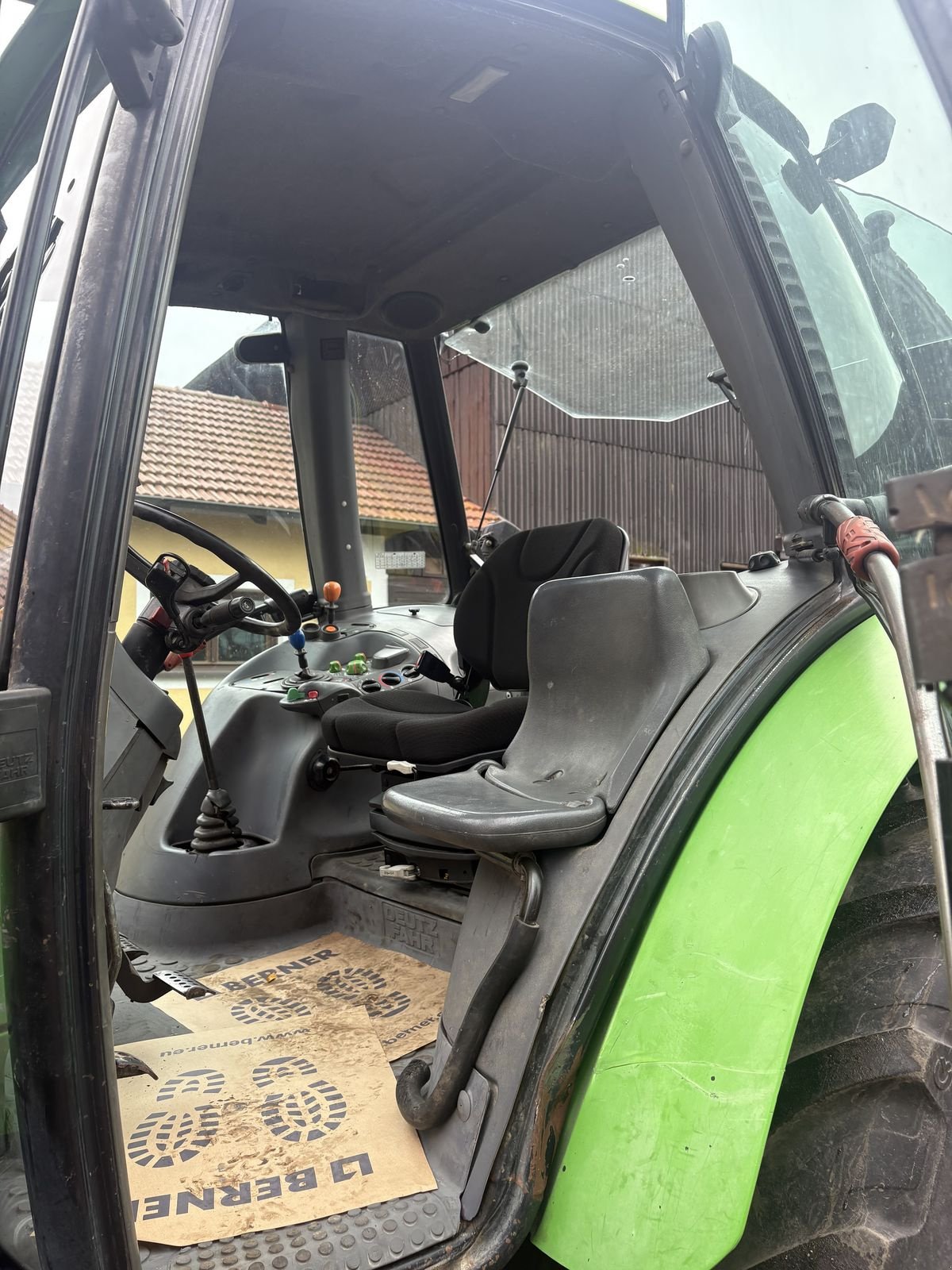 Traktor типа Deutz-Fahr Agrotron 85 Premium, Gebrauchtmaschine в Pischelsdorf am Engelbach (Фотография 6)