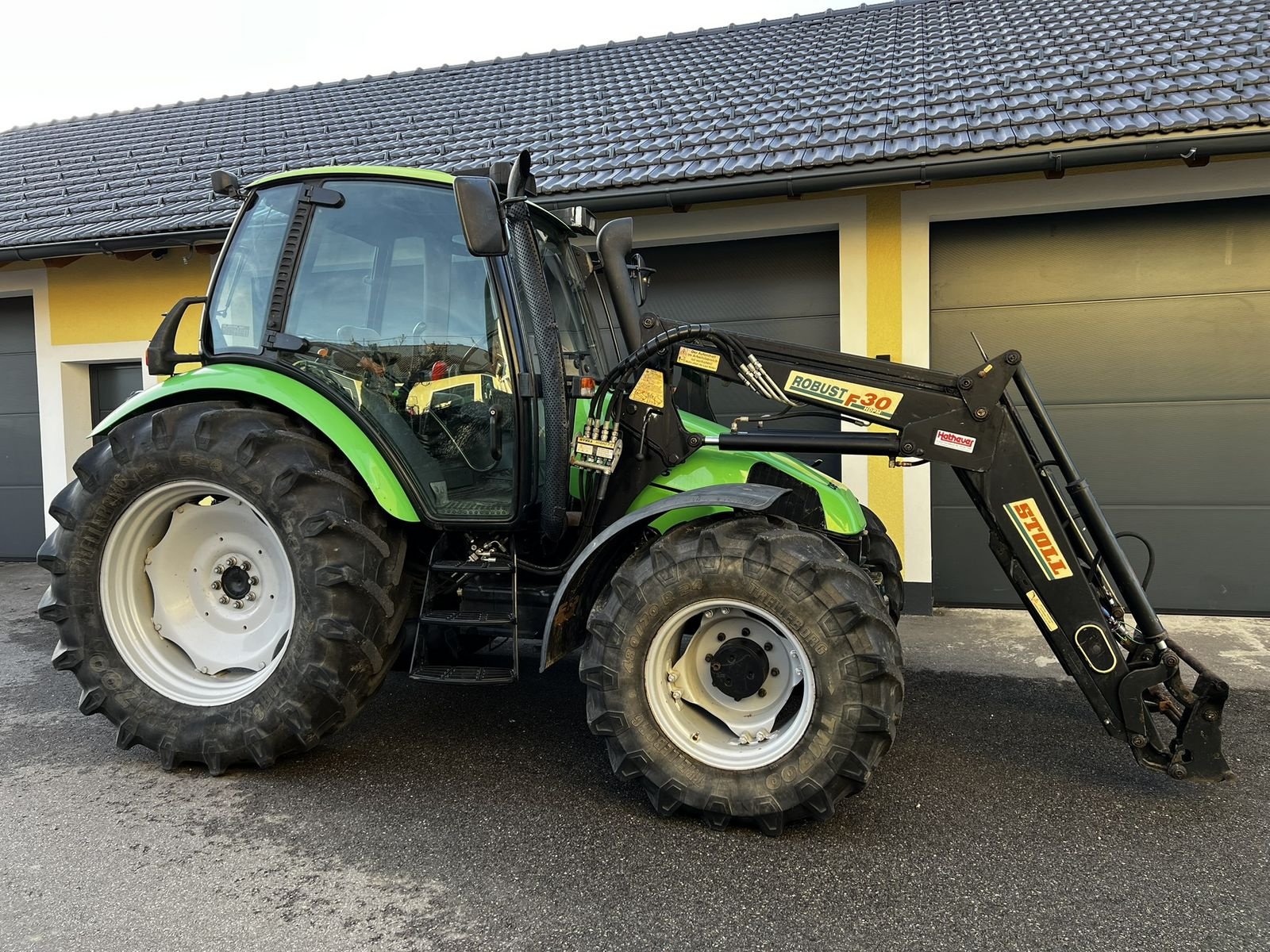 Traktor типа Deutz-Fahr Agrotron 85 Premium, Gebrauchtmaschine в Pischelsdorf (Фотография 1)