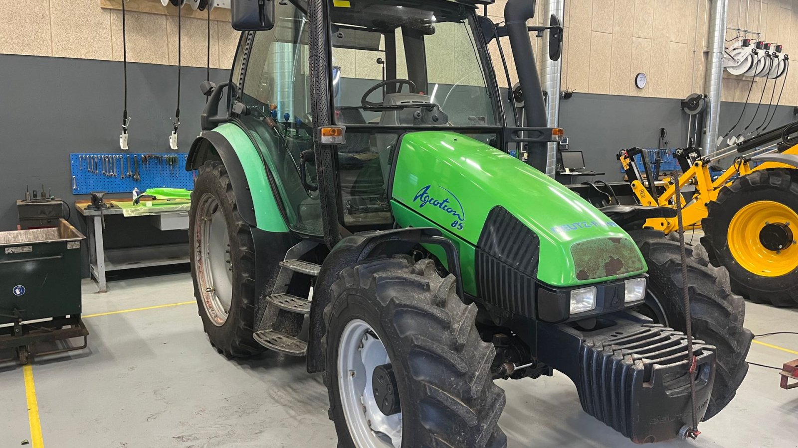 Traktor des Typs Deutz-Fahr Agrotron 85, Gebrauchtmaschine in Brørup (Bild 4)