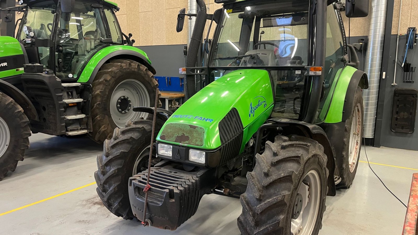Traktor des Typs Deutz-Fahr Agrotron 85, Gebrauchtmaschine in Brørup (Bild 2)