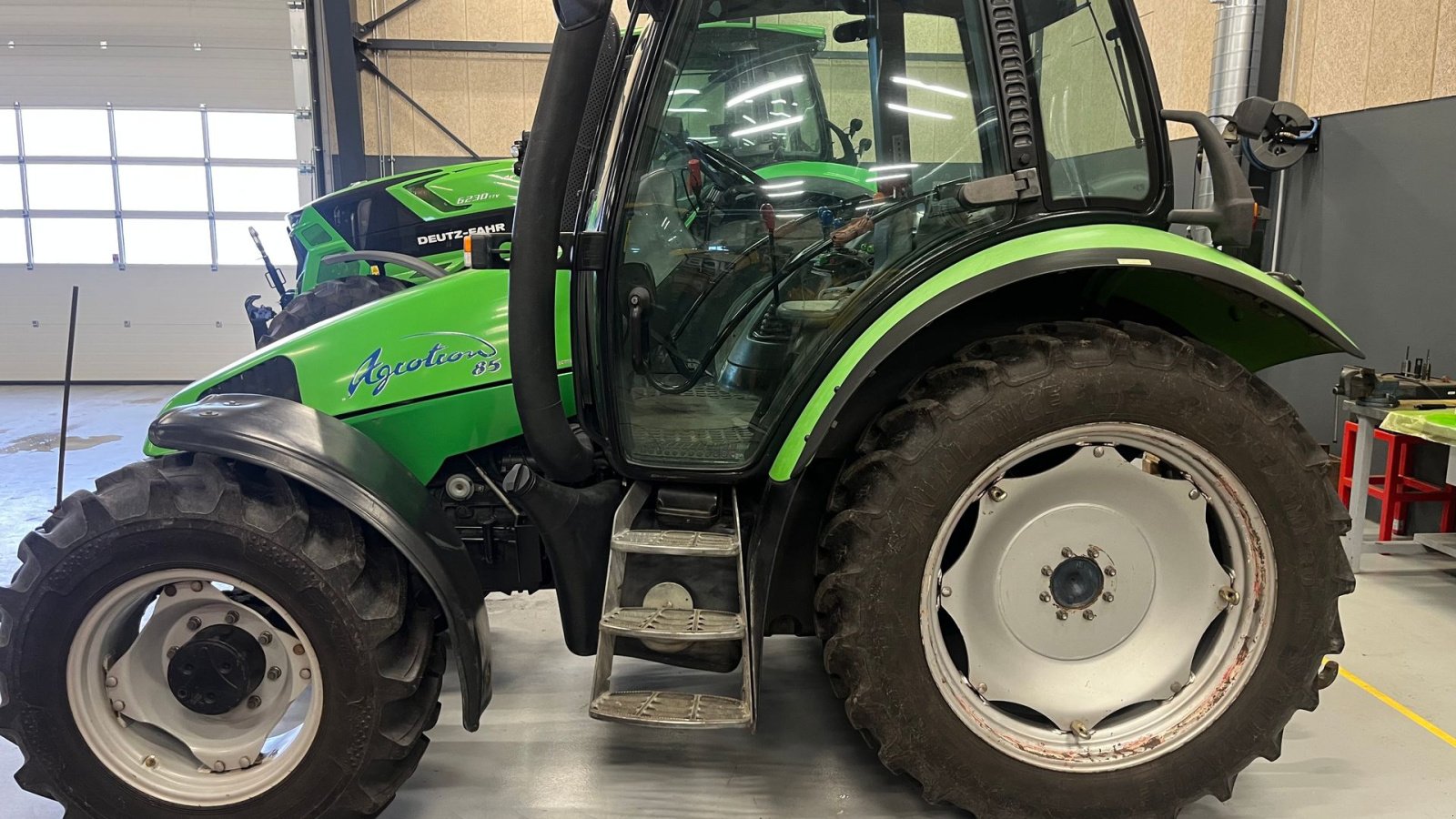 Traktor des Typs Deutz-Fahr Agrotron 85, Gebrauchtmaschine in Brørup (Bild 3)