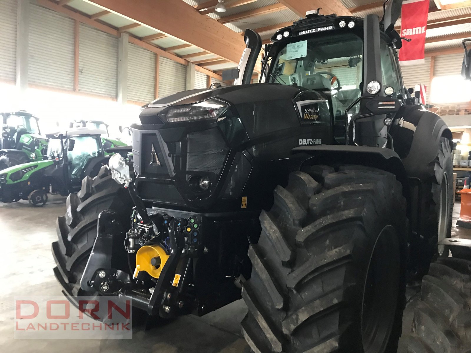 Traktor des Typs Deutz-Fahr Agrotron 9340 TTV Warrior, Neumaschine in Bruckberg (Bild 2)