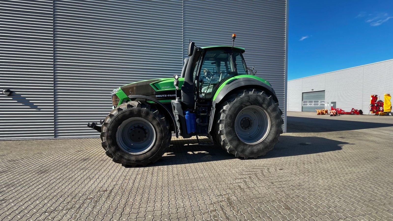 Traktor of the type Deutz-Fahr Agrotron 9340, Gebrauchtmaschine in Horsens (Picture 1)
