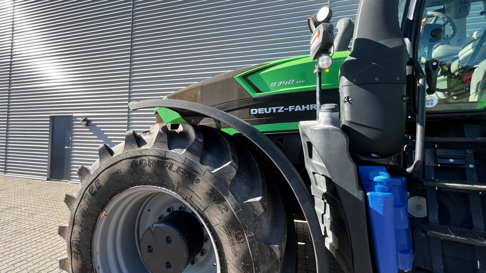 Traktor of the type Deutz-Fahr Agrotron 9340, Gebrauchtmaschine in Horsens (Picture 17)