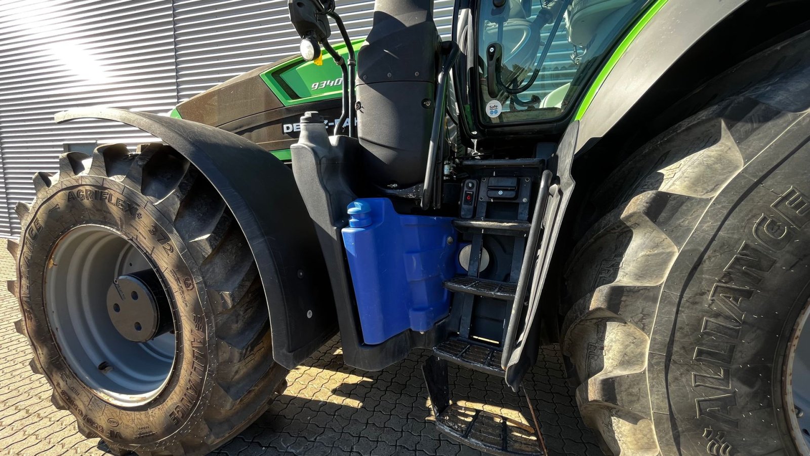 Traktor of the type Deutz-Fahr Agrotron 9340, Gebrauchtmaschine in Horsens (Picture 16)