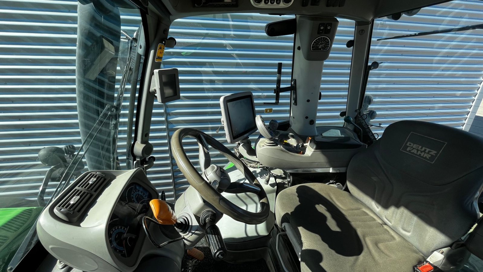 Traktor of the type Deutz-Fahr Agrotron 9340, Gebrauchtmaschine in Horsens (Picture 13)