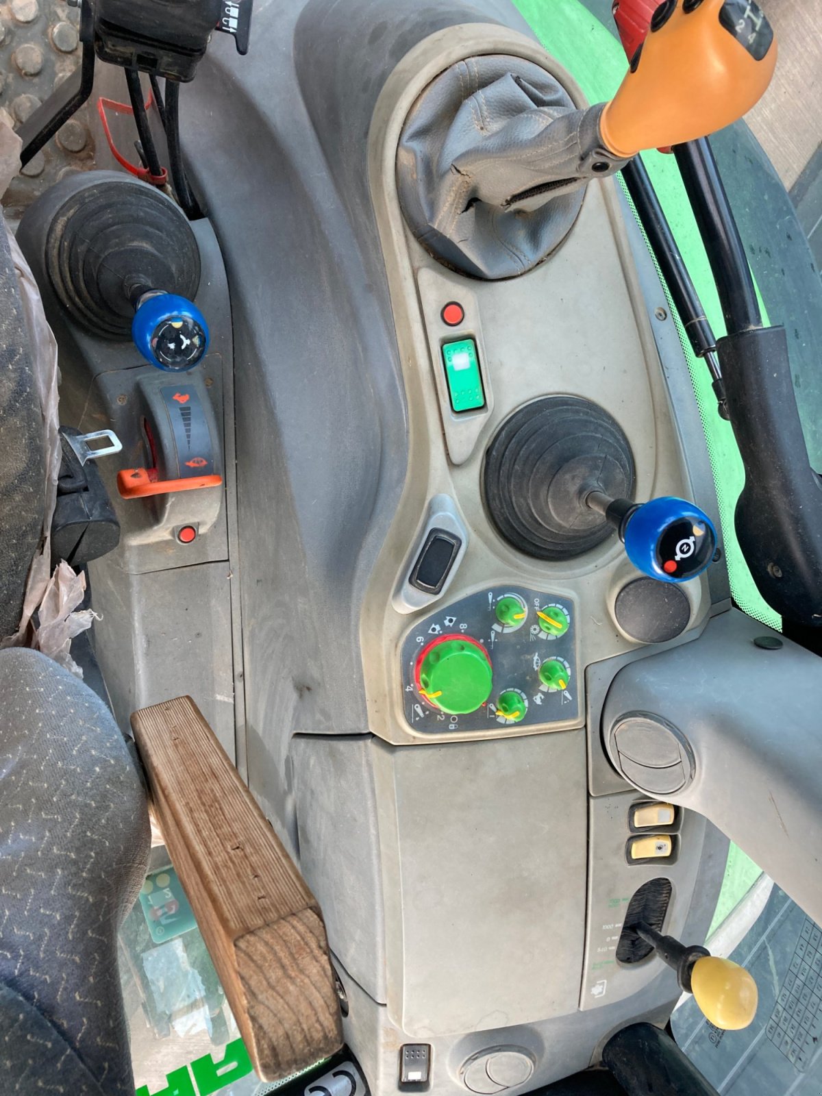 Traktor от тип Deutz-Fahr Agrotron K 100, Gebrauchtmaschine в Wülfershausen an der Saale (Снимка 19)