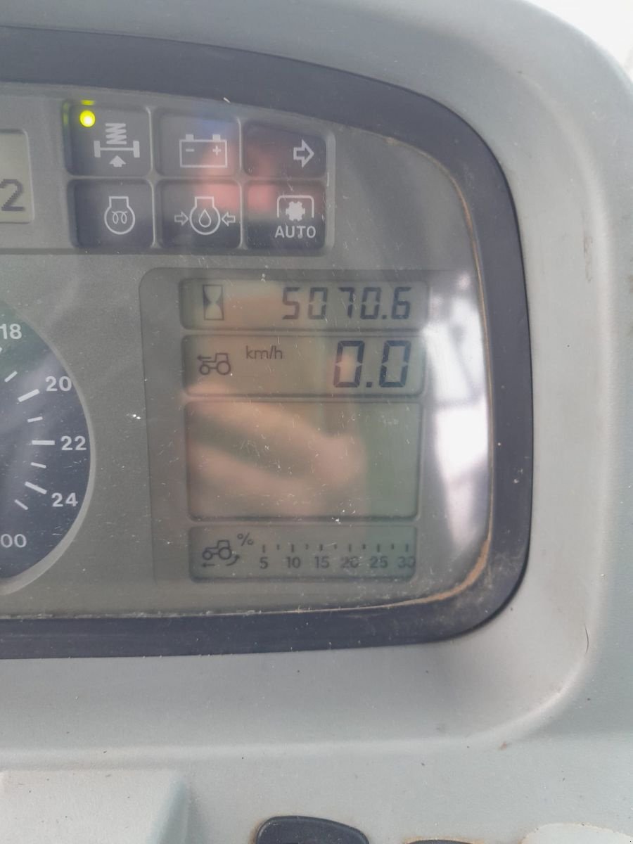 Traktor of the type Deutz-Fahr Agrotron K 110 Premium Plus, Gebrauchtmaschine in Arnreit (Picture 3)