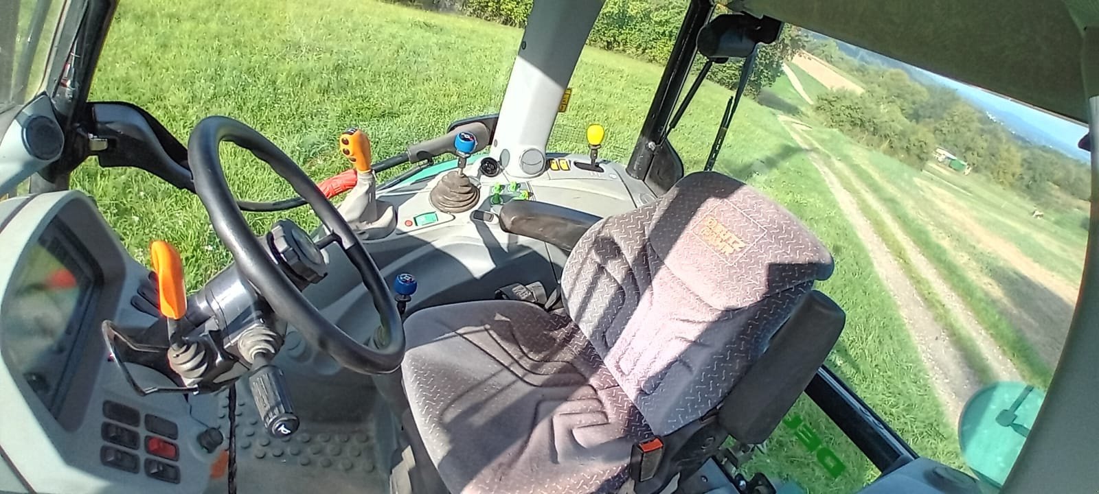 Traktor типа Deutz-Fahr Agrotron K 410, Gebrauchtmaschine в Bischberg (Фотография 2)