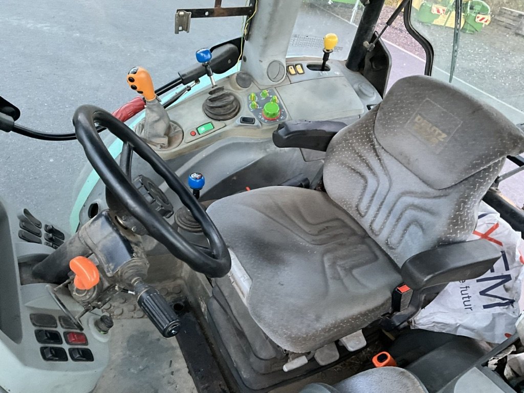 Traktor des Typs Deutz-Fahr AGROTRON K 420, Gebrauchtmaschine in SAINT NIZIER DE FORNAS (Bild 6)