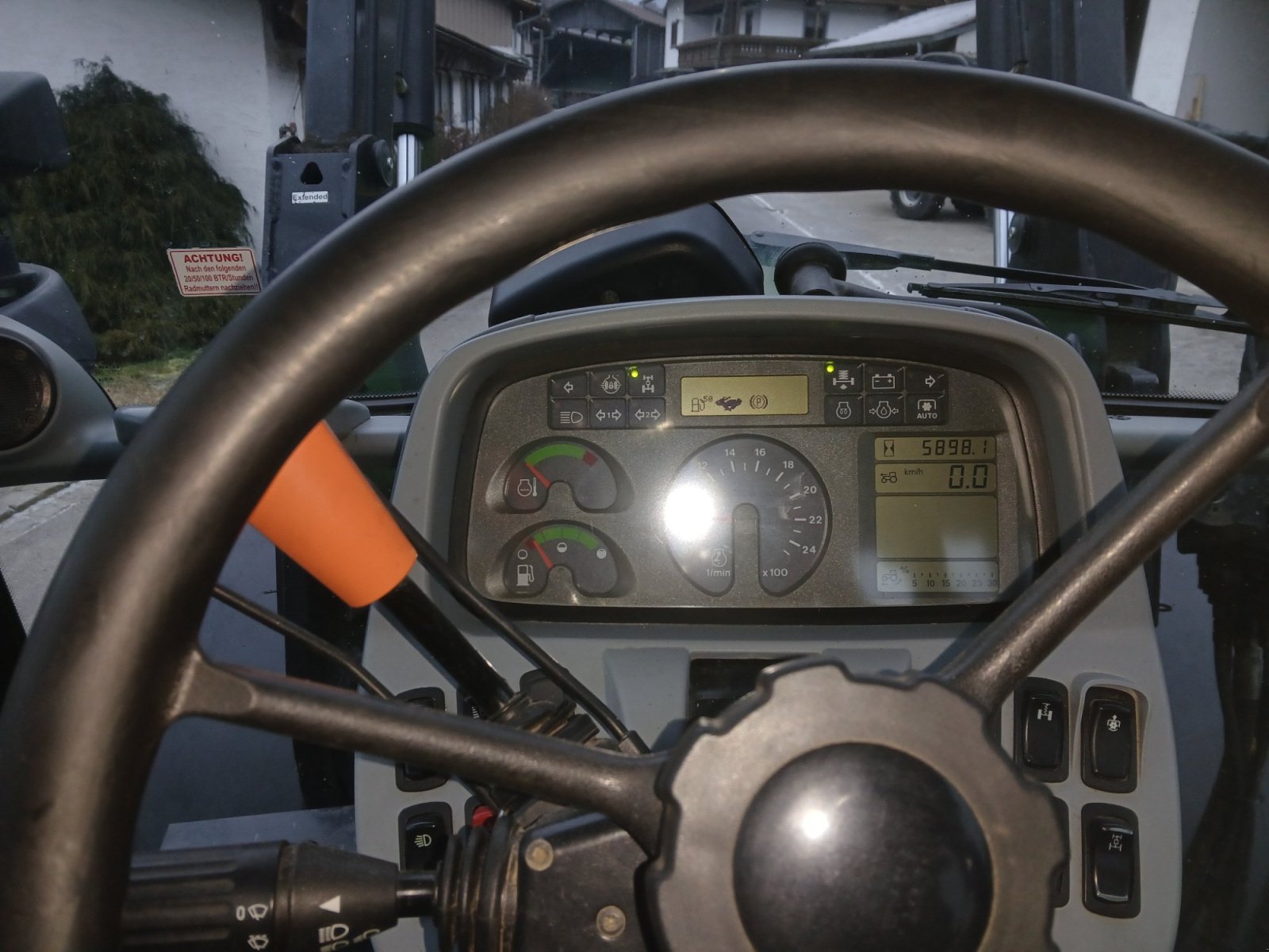 Traktor van het type Deutz-Fahr Agrotron K 610, Gebrauchtmaschine in Konzell (Foto 2)