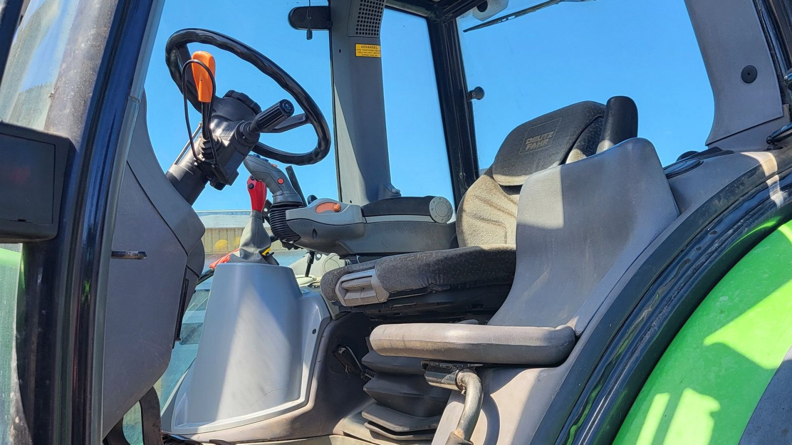 Traktor типа Deutz-Fahr Agrotron M 620 M 620 profiline Quicke Q75 frontlæsser, Gebrauchtmaschine в Sabro (Фотография 4)