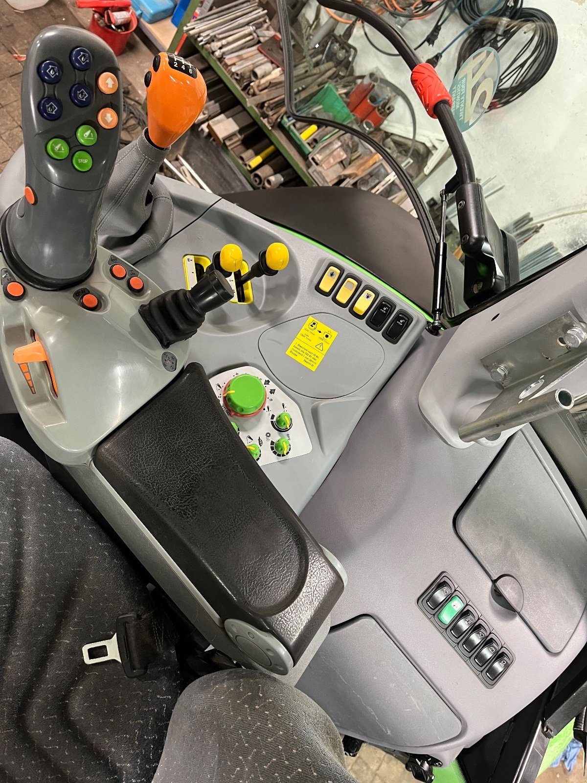 Traktor of the type Deutz-Fahr Agrotron M 625 Profiline, Gebrauchtmaschine in Erding (Picture 10)