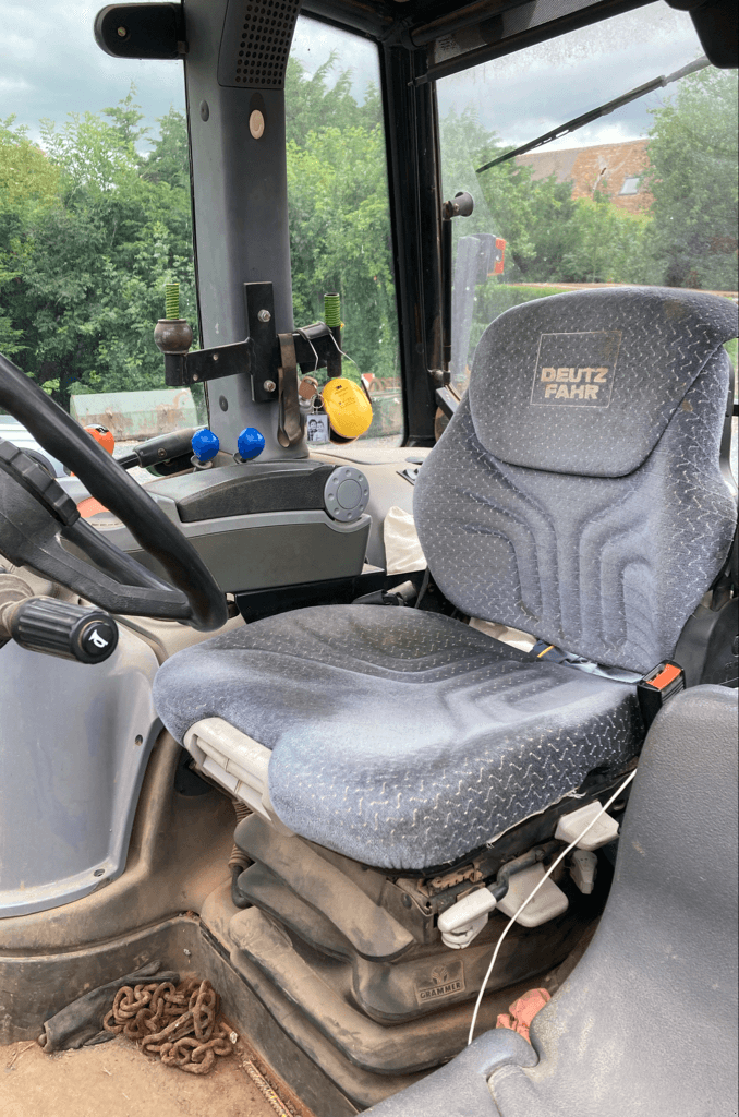 Traktor tip Deutz-Fahr AGROTRON M620, Gebrauchtmaschine in CINTHEAUX (Poză 5)