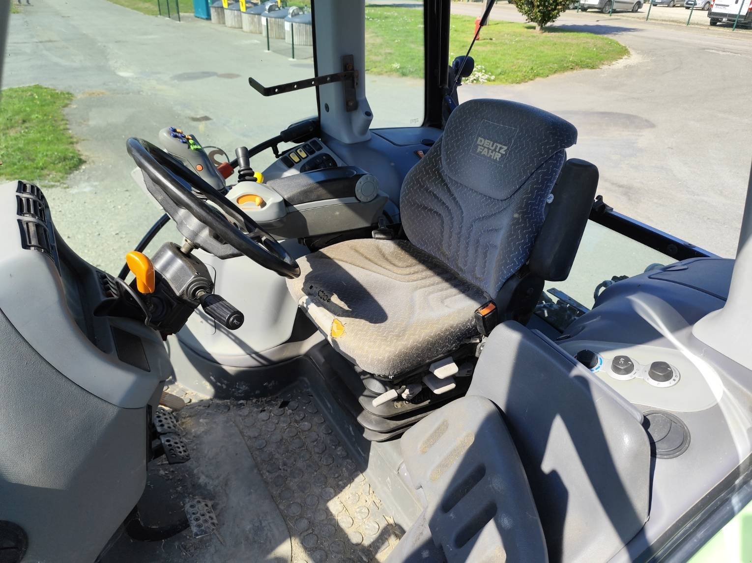 Traktor Türe ait Deutz-Fahr Agrotron TTV 420, Gebrauchtmaschine içinde Le Horps (resim 10)