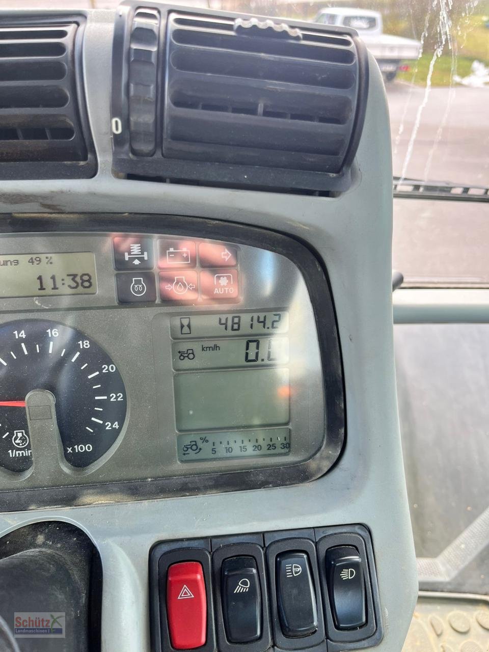 Traktor van het type Deutz-Fahr Agrotron TTV 430, 4.814 Bh, Gebrauchtmaschine in Schierling (Foto 18)