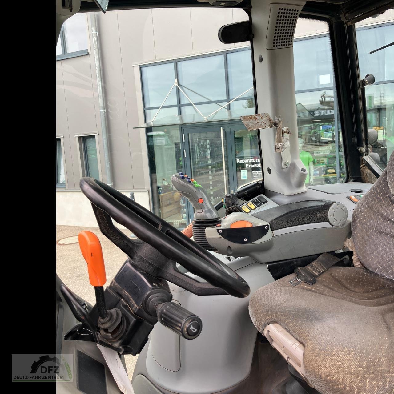 Traktor tip Deutz-Fahr AGROTRON TTV 430 DCR, Gebrauchtmaschine in Lauingen (Poză 10)