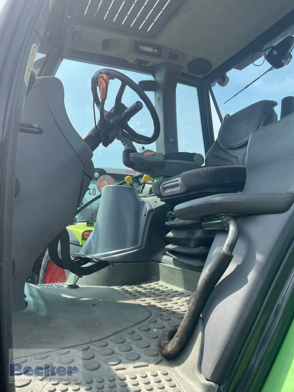 Traktor of the type Deutz-Fahr Agrotron TTV 610, Gebrauchtmaschine in Weimar-Niederwalgern (Picture 11)