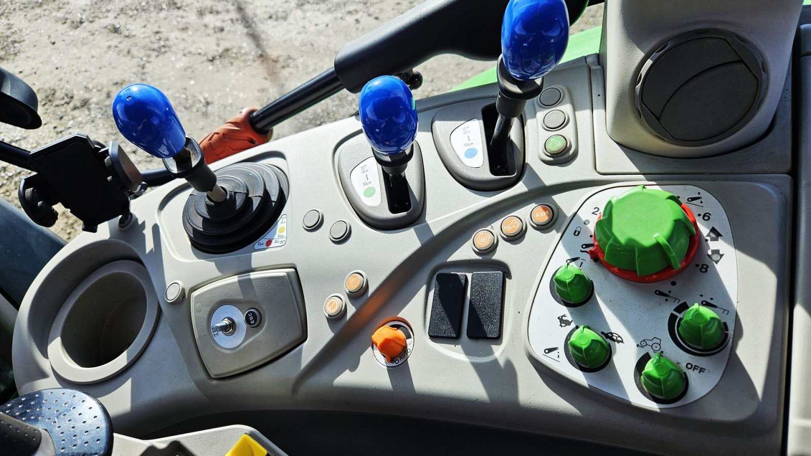 Traktor des Typs Deutz-Fahr Agrotron TTV 6140 / 3600 timer / frontlift / afj. foraksel / hitch, Gebrauchtmaschine in Arden (Bild 17)