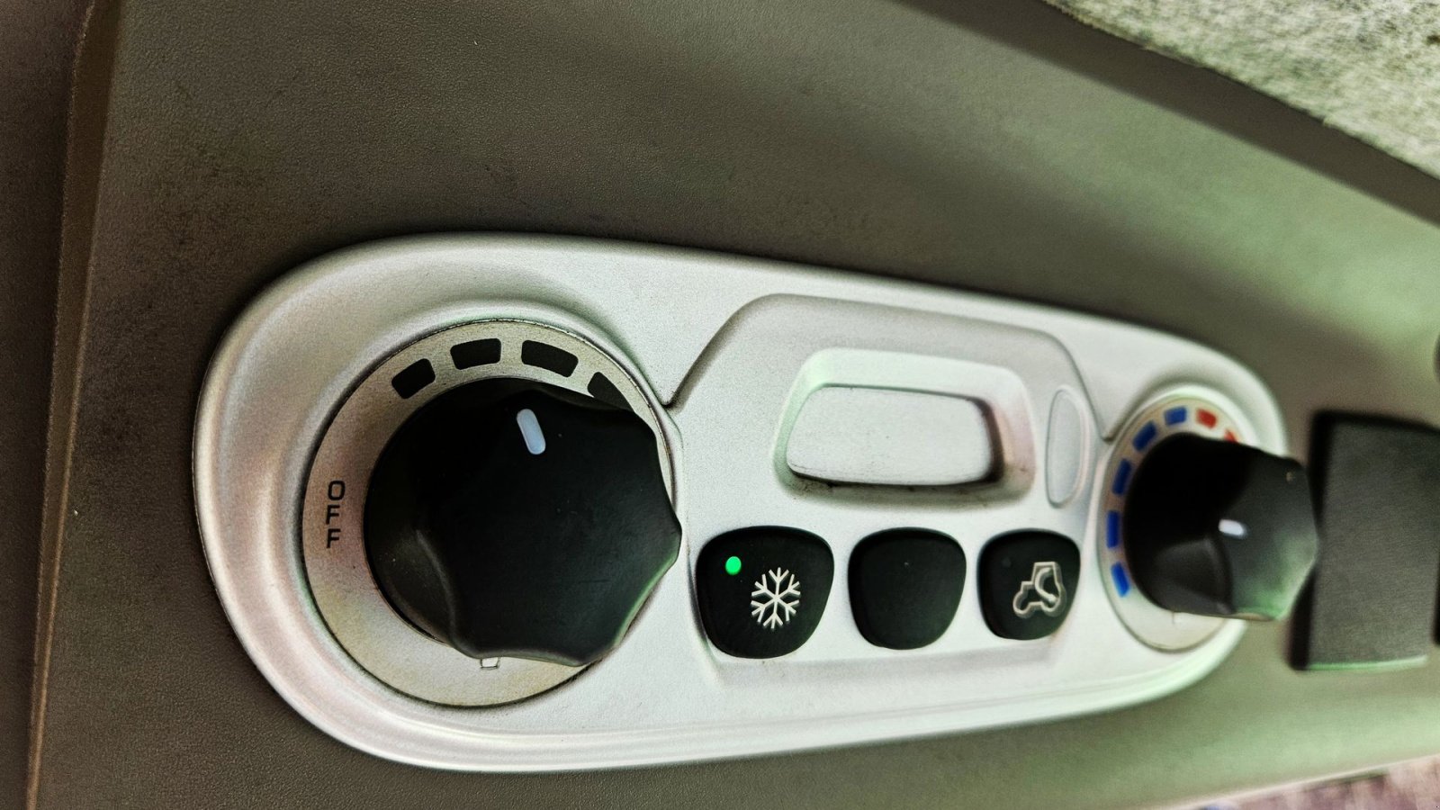 Traktor des Typs Deutz-Fahr Agrotron TTV 6140 / 3600 timer / frontlift / afj. foraksel / hitch, Gebrauchtmaschine in Arden (Bild 18)