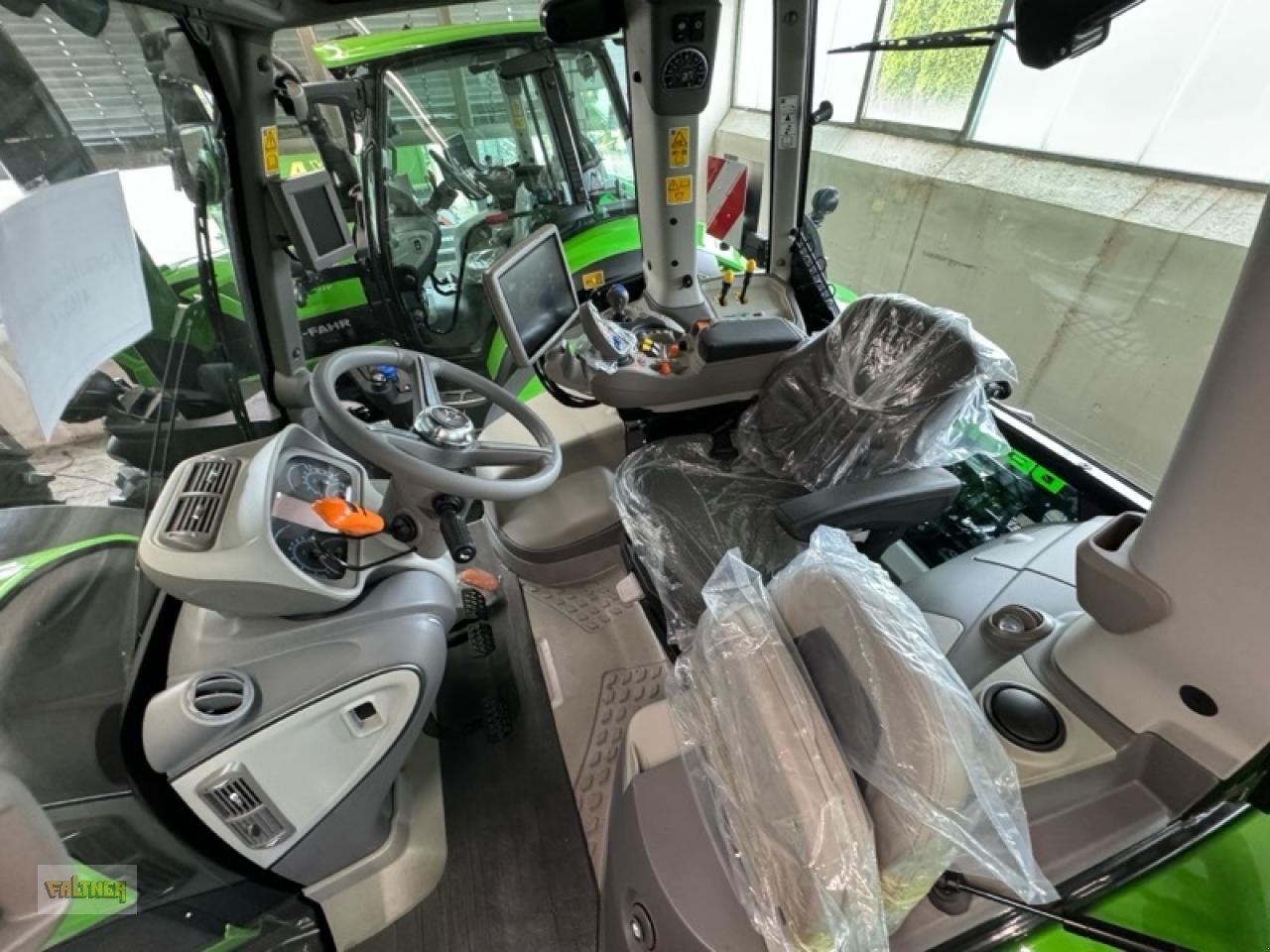 Traktor des Typs Deutz-Fahr AGROTRON TTV 6185, Neumaschine in Büchlberg (Bild 5)