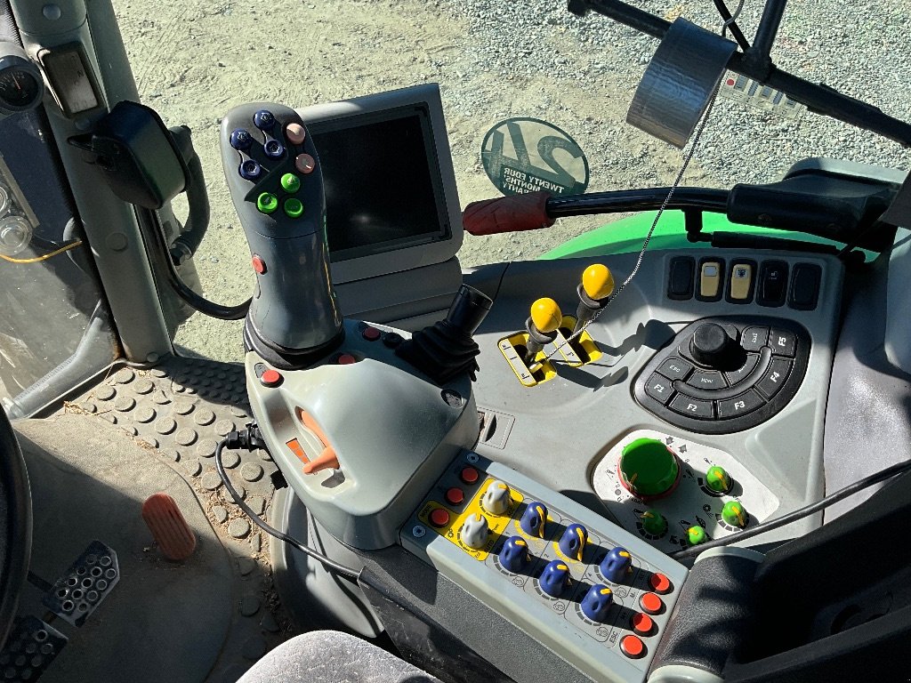 Traktor of the type Deutz-Fahr AGROTRON TTV 620, Gebrauchtmaschine in SAINT NIZIER DE FORNAS (Picture 2)