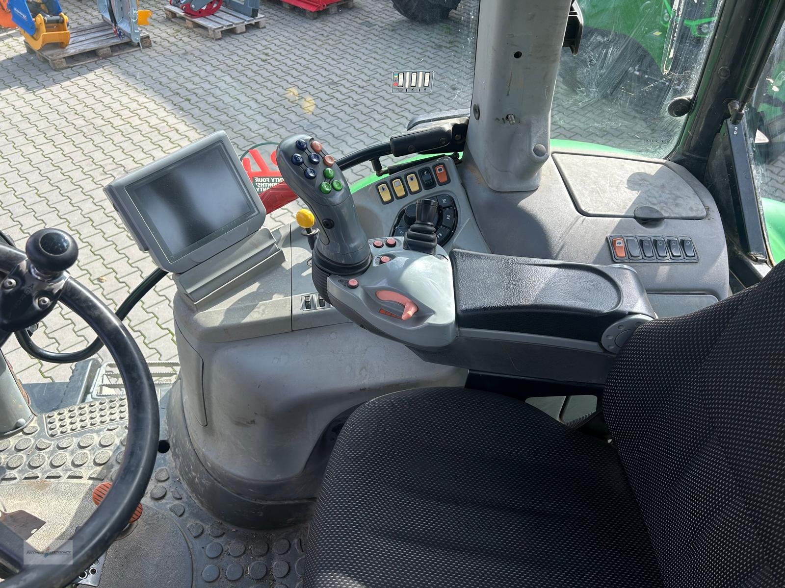 Traktor от тип Deutz-Fahr Agrotron TTV 630, Gebrauchtmaschine в Treuchtlingen (Снимка 9)