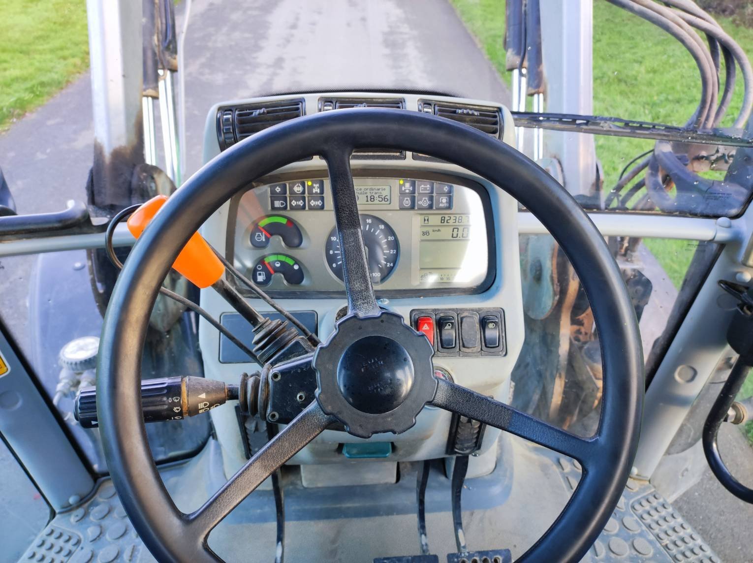 Traktor des Typs Deutz-Fahr AGROTRON TTV430, Gebrauchtmaschine in Le Horps (Bild 9)