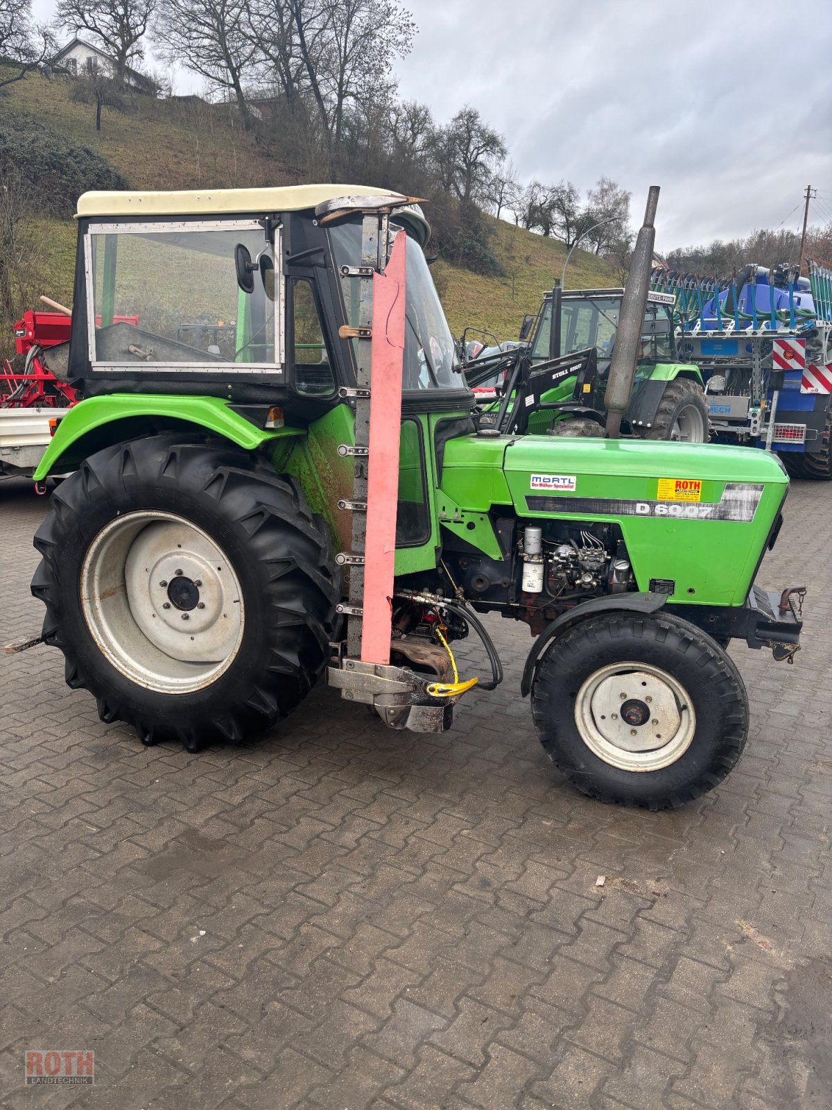 Traktor du type Deutz-Fahr D 6007, Gebrauchtmaschine en Untermünkheim (Photo 3)
