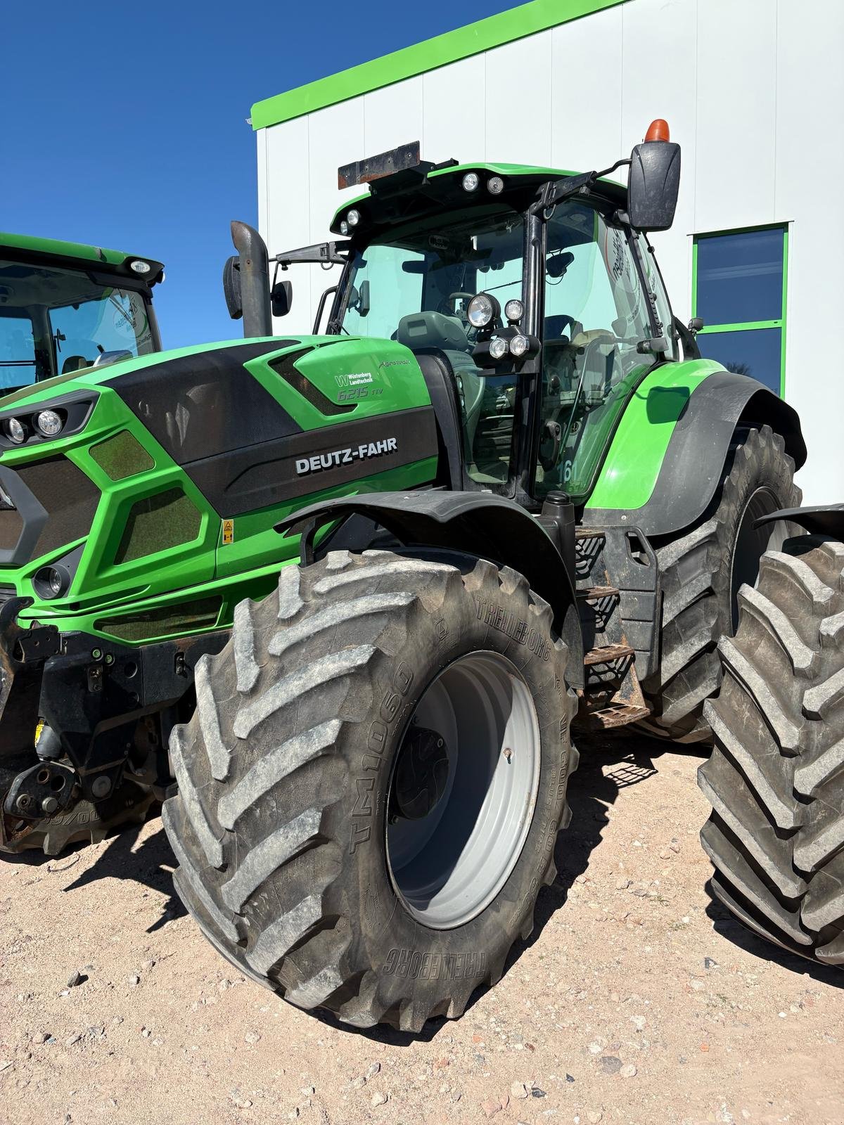 Traktor des Typs Deutz-Fahr Deutz 6215 TTV, Gebrauchtmaschine in Lohe-Rickelshof (Bild 4)