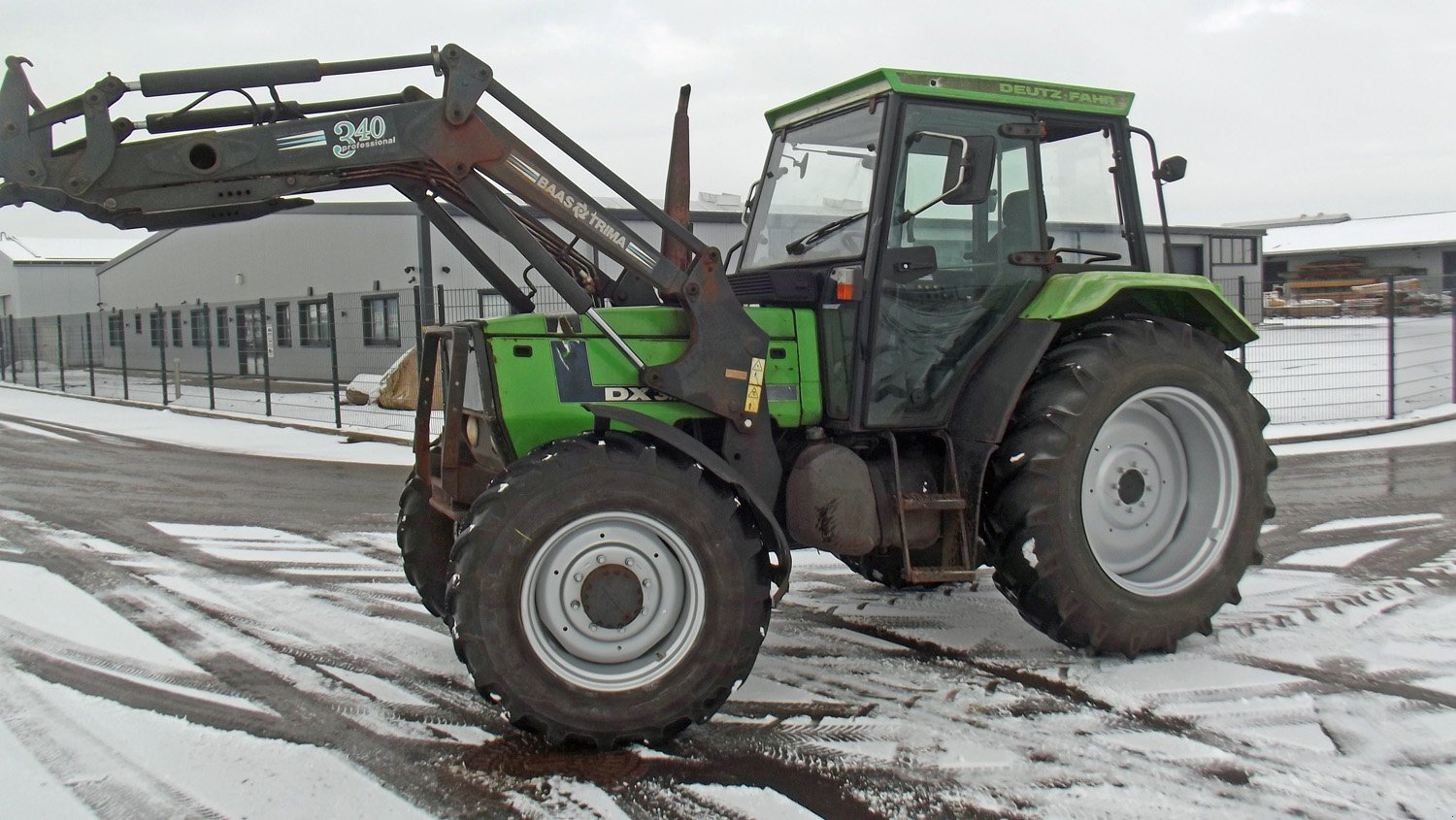 Traktor des Typs Deutz-Fahr DX 3.70+ Frontlader, Gebrauchtmaschine in Mittelsdorf (Bild 1)