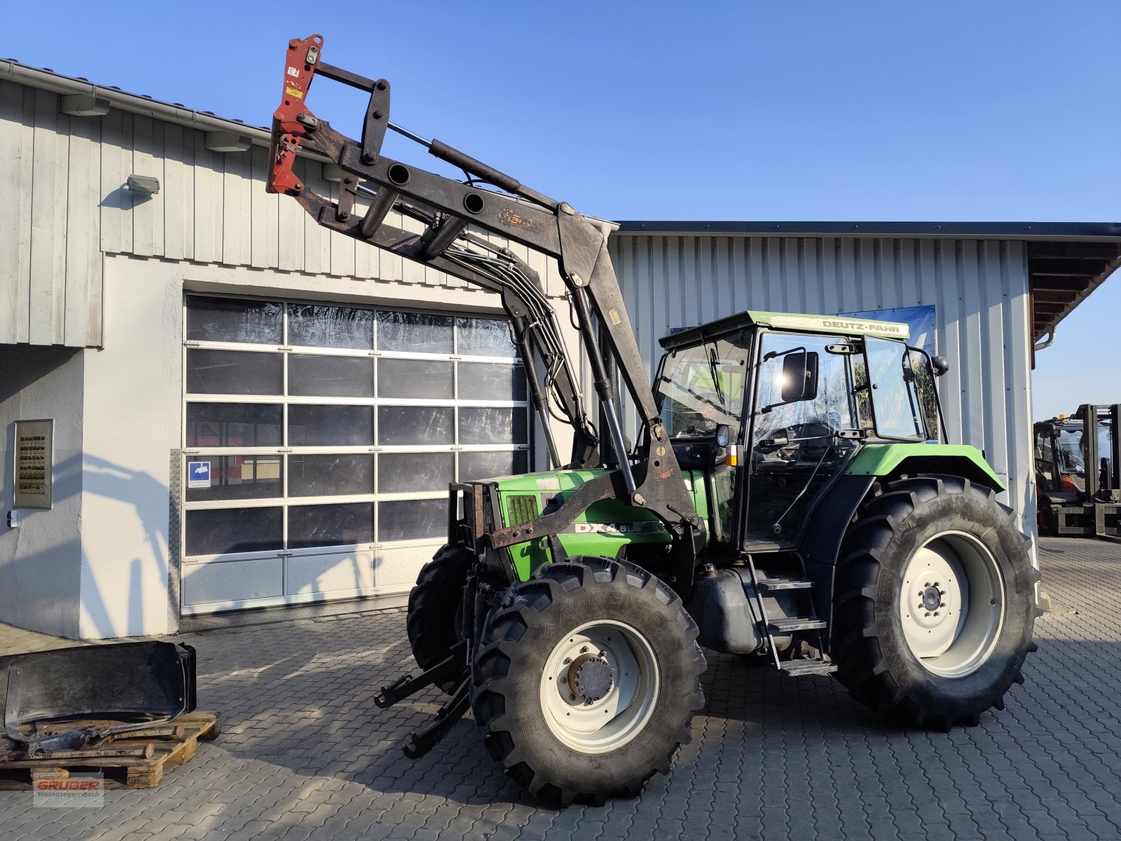 Traktor от тип Deutz-Fahr DX 4.51 mit Frontlader, Gebrauchtmaschine в Dorfen (Снимка 1)