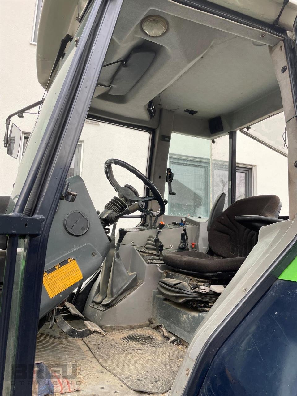 Traktor типа Deutz-Fahr DX 4.61, Gebrauchtmaschine в Straubing (Фотография 3)