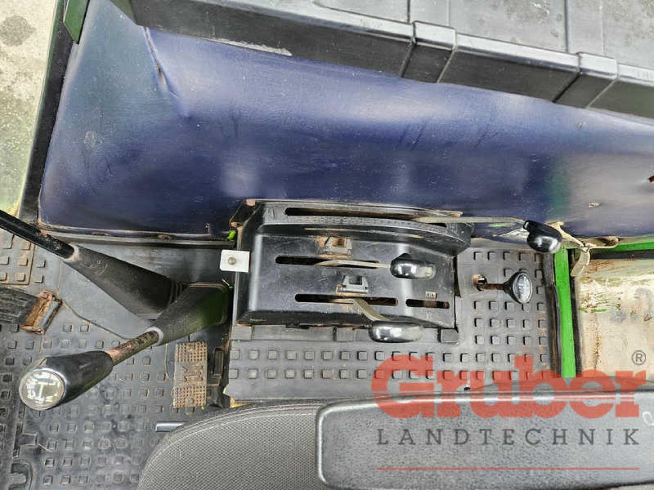 Traktor of the type Deutz-Fahr DX 4.70 A, Gebrauchtmaschine in Ampfing (Picture 12)