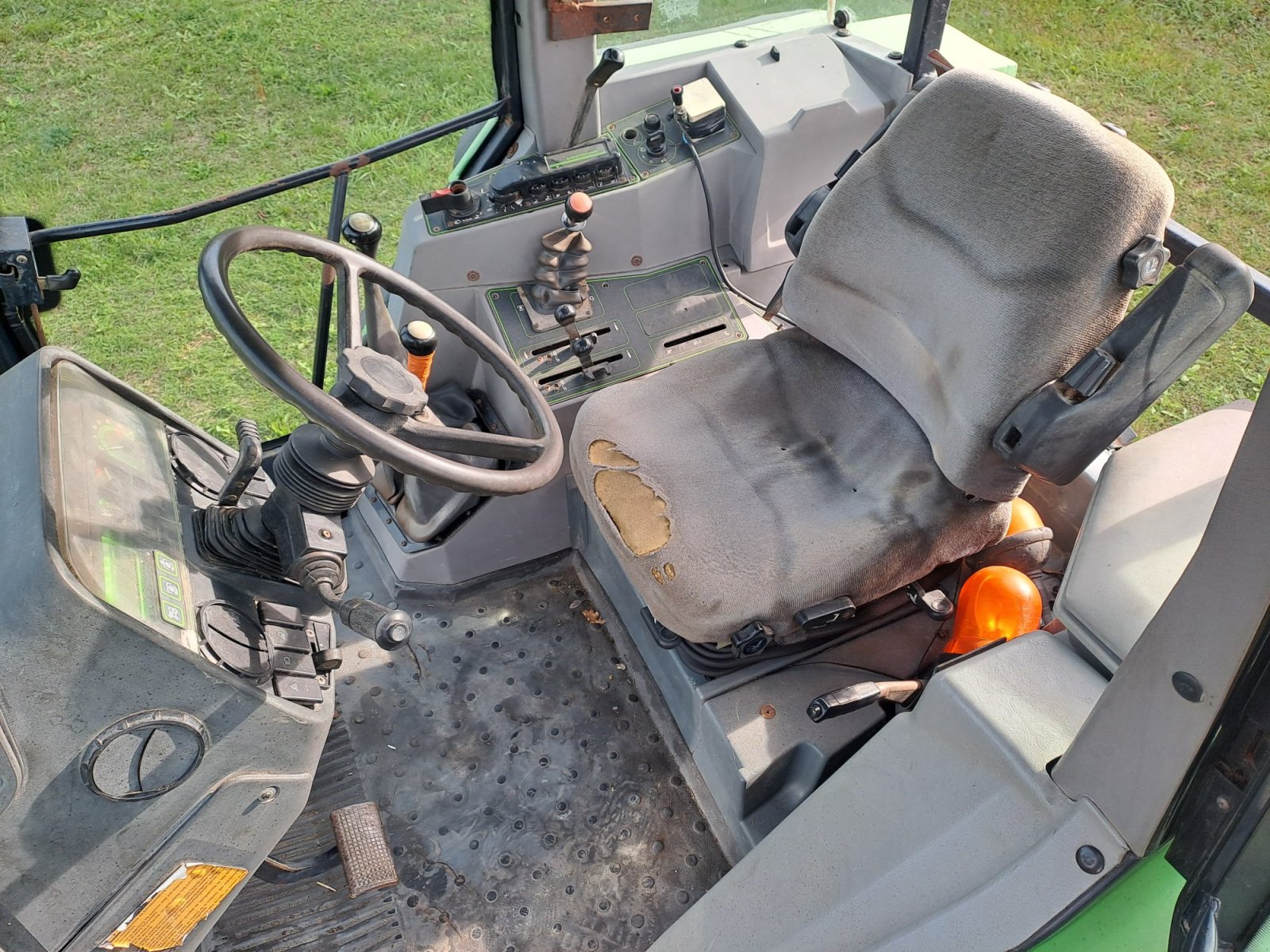 Traktor des Typs Deutz-Fahr DX 6.11 Agrostar, Gebrauchtmaschine in Garčin (Bild 3)