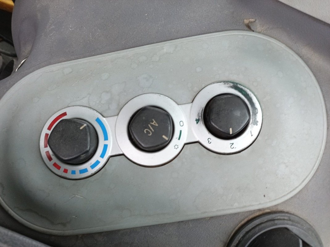 Traktor Türe ait Deutz-Fahr L730, Gebrauchtmaschine içinde Liebenwalde (resim 4)