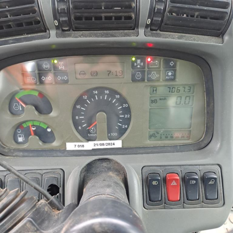 Traktor typu Deutz-Fahr M610, Gebrauchtmaschine v Savigny sur Braye (Obrázek 7)