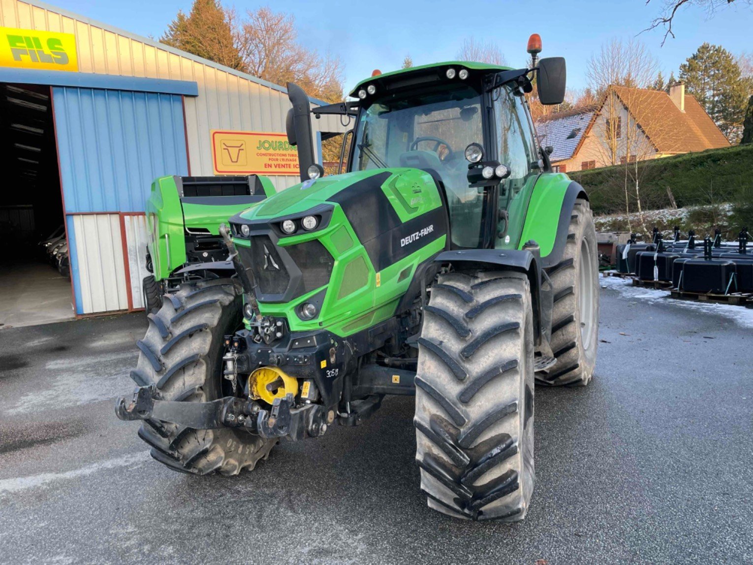 Traktor типа Deutz-Fahr Tracteur agricole 6175AGROTRONTTV Deutz-Fahr, Gebrauchtmaschine в LA SOUTERRAINE (Фотография 1)