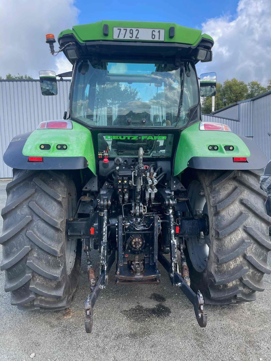 Traktor от тип Deutz-Fahr Tracteur agricole AGROTRON K100 Deutz-Fahr, Gebrauchtmaschine в SAINT CLAIR SUR ELLE (Снимка 2)